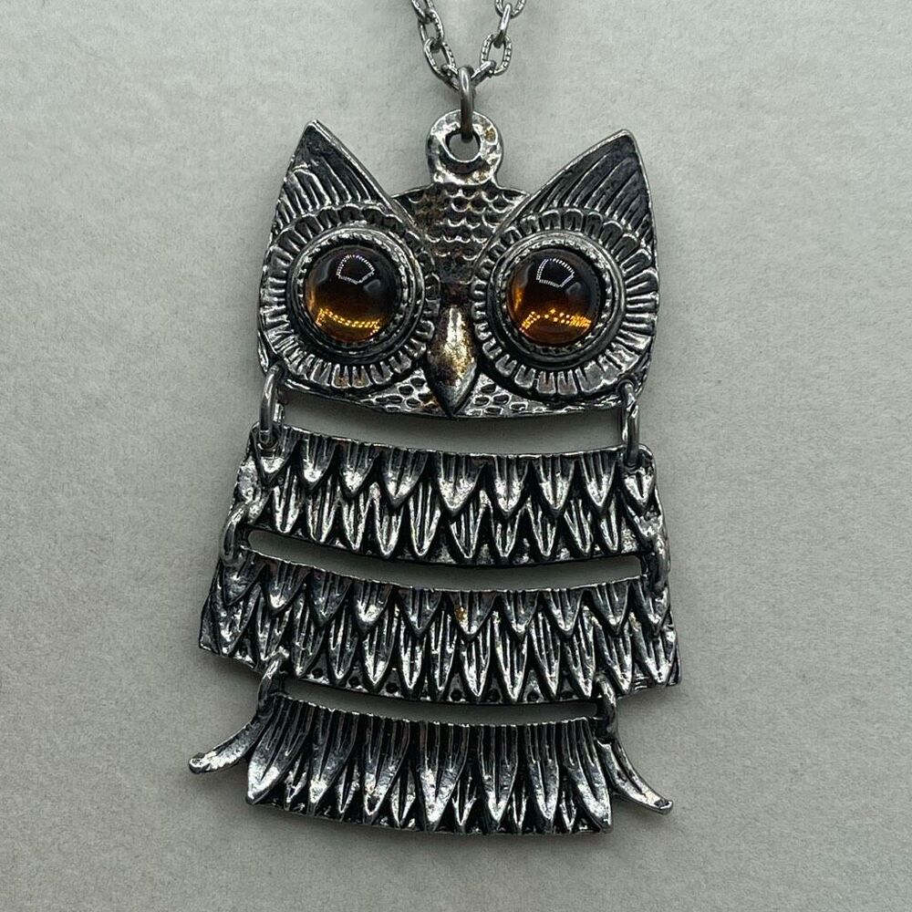 Vintage wide eyed owl articulated pendant necklace.